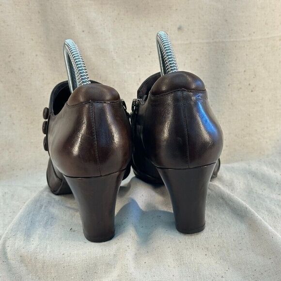 Clarks Women's 9 Vermont Terrace Brown Heels Bootie Shoe Brown Buttons Leather - Picture 3 of 10